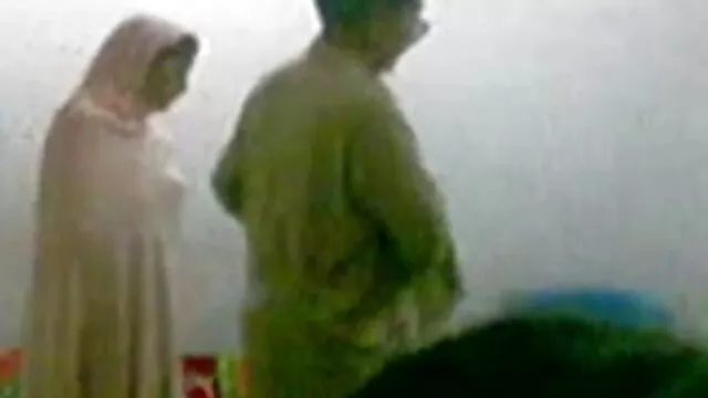 তিনি লাল প্রকৃতি বাংলা wwxx পাশে দাঁড়িয়েছে