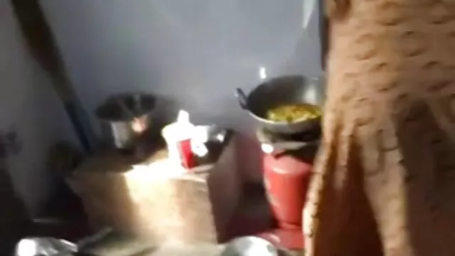 স্বামী বাংলাদেশি xxxxx ও স্ত্রী