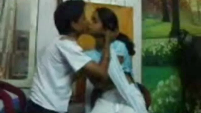উলঙ্গ নাচের মহিলাদের অন্তর্বাস এক্সক্সক্স বাংলাদেশি মাই এর