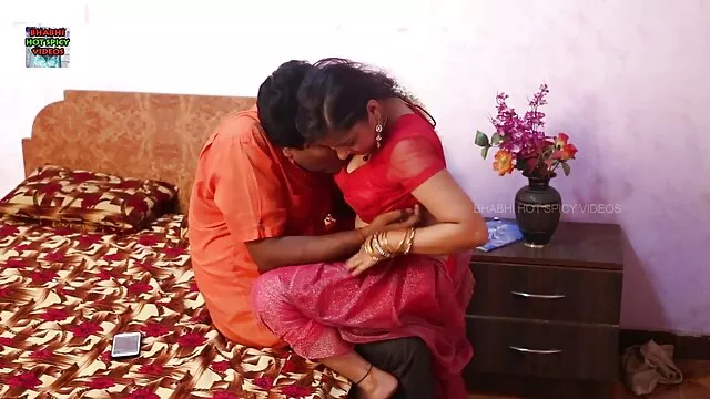 ছাত্র আয়না সামনে বিবর্ধিত করা হয় এবং তার শরীরের অভিশপ্ত হয় বাংলা xxx video hd