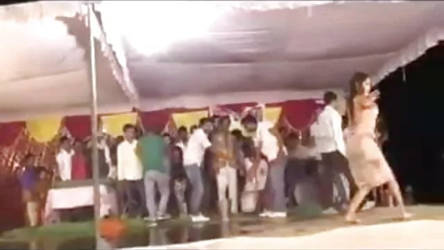 একটি শক্তিশালী মানুষ আগে বাংলা sex porn তিনি তার স্ত্রীর সাথে আগে দেখতে হয়েছে