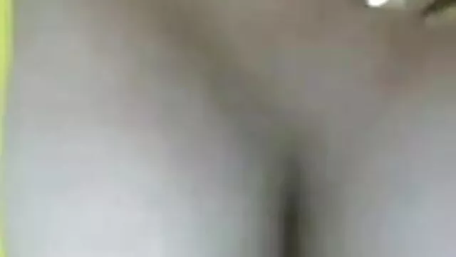 রাস্তায় যুবতী একটি স্কার্ফ বাংলা xxx hd কোট পরা হয়